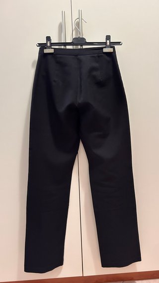 Pantaloni neri taglio dritto eleganti