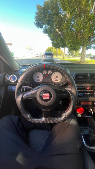 Volante Fibra Carbono y Cuero Seat Leon MK1