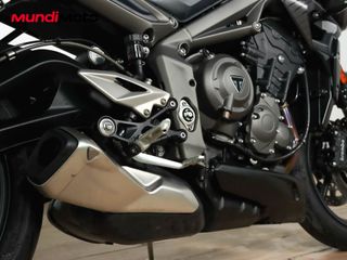 TRIUMPH STREET TRIPLE 765 R