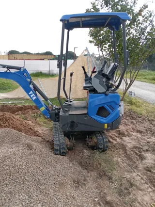 Mini excavadora YEE azul
