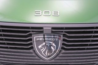Peugeot 308 5P Active Hybrid 180 eEAT8