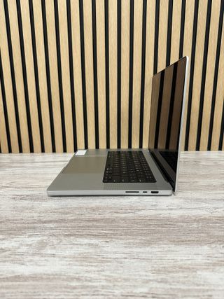 MacBook Pro 16" 2021 M1 PRO 16gb 512gb SSD