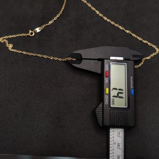 Cadena de oro de 18k. Peso: 6.75 g.