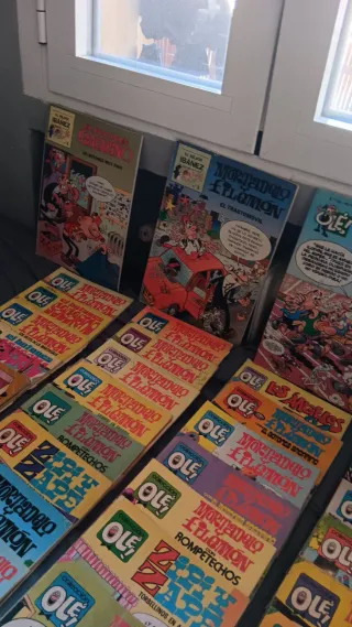 37 comics mortadelo filemon, y algunos zipi zape