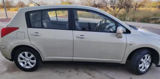 Nissan Tiida 2010