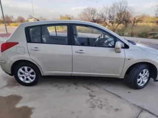 Nissan Tiida 2010