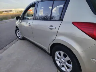 Nissan Tiida 2010