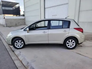 Nissan Tiida 2010