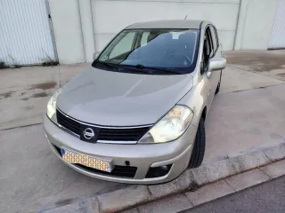 Nissan Tiida 2010
