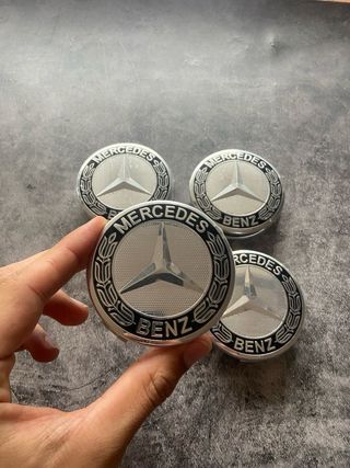 Tapabujes Mercedes Benz 75mm Negro Plata
