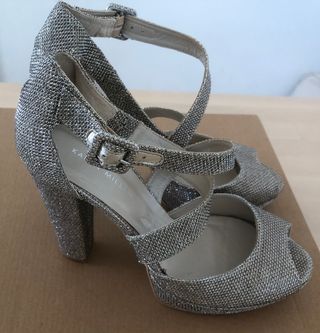 Sandalias KAREN MILLEN doradas y plateadas