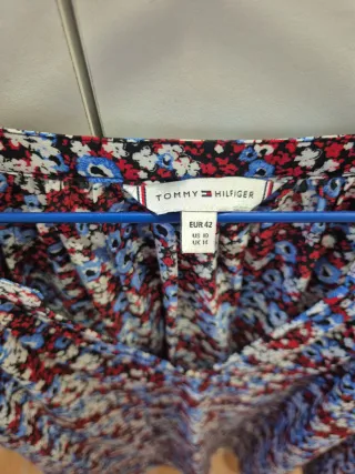 Blusa Tommy Hilfiger floral manga larga