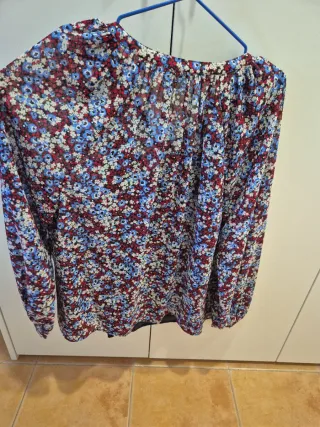 Blusa Tommy Hilfiger floral manga larga