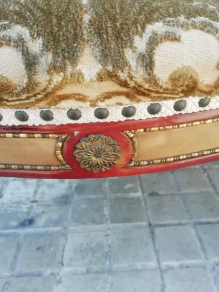 Juego de 2 sillas antiguas con bronce