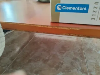 Mesa cuadrada de centro cristal y madera