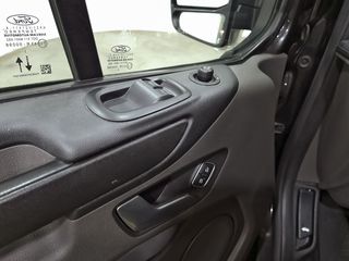 Ford Transit Custom 2.0 TDCI 150CV 320 TREND KOMBI SWB 4P 9 PLAZAS