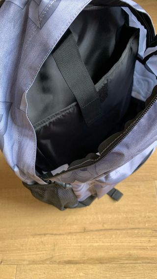 Mochila DC Shoes Gris y Negra