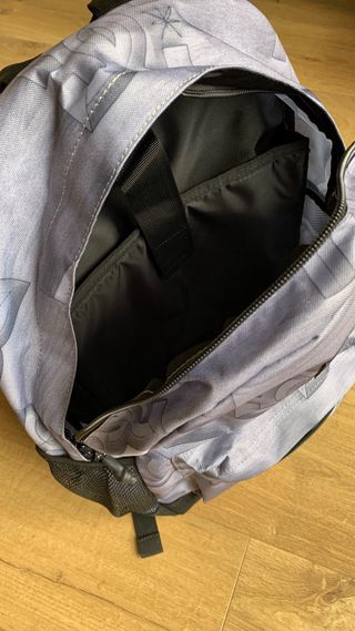 Mochila DC Shoes Gris y Negra