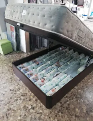 Canapés y colchones nuevos
