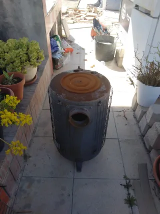 Estufa de leña rústica