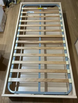 Cama canapé abatible + 2 mesitas con ruedas