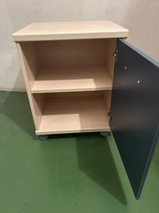 Cama canapé abatible + 2 mesitas con ruedas