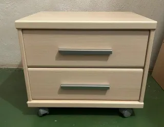 Cama canapé abatible + 2 mesitas con ruedas