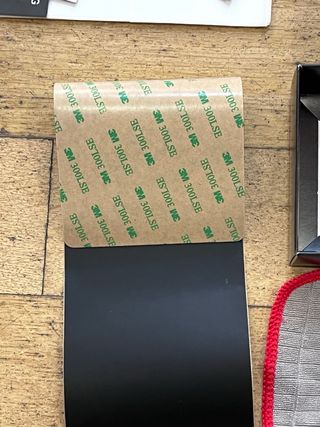 Suporte Magnético Invisível para Matrícula IVALITY