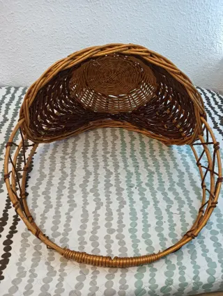 Cesta de mimbre para regalos