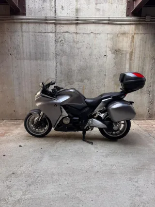 Honda VFR1200F DCT Gris Automática
