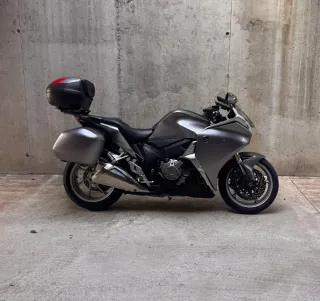 Honda VFR1200F DCT Gris Automática