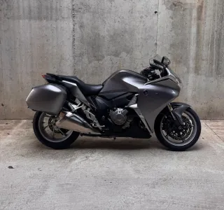 Honda VFR1200F DCT Gris Automática