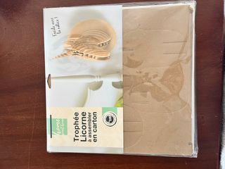 Trofeo Unicornio Cartón Ensamblable