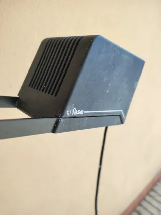 Lámpara de pie Fase Cisne Negra