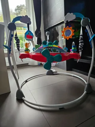 Saltador y centro de actividades Baby Einstein