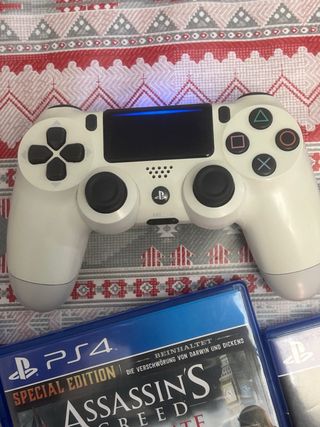 PlayStation 4 con 1 mando.