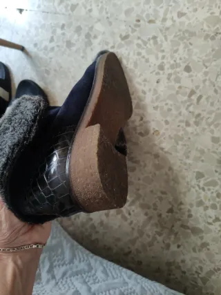 Botas negras y grises con pelo