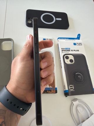 iPhone 15 Plus 256GB Negro + Fundas Quad Lock