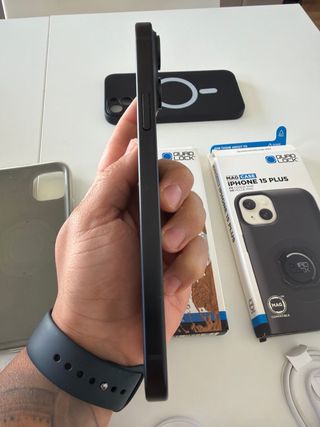 iPhone 15 Plus 256GB Negro + Fundas Quad Lock