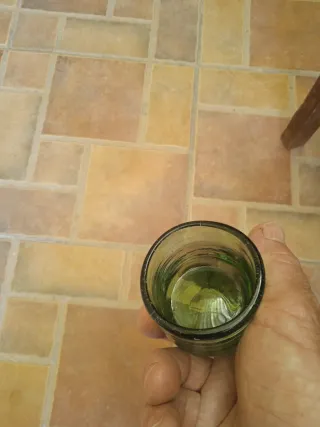 Vasito de cristal verde pequeño