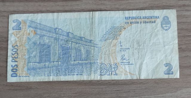 2 Banconote Argentina 5000 Australes e 2 Pesos