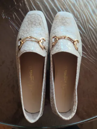 Zapatos CARMINA GOMEZ Piel Beige y Dorado