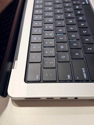 MacBook Pro 14” M5 24 GB 1 TB SSD GARANTÍA