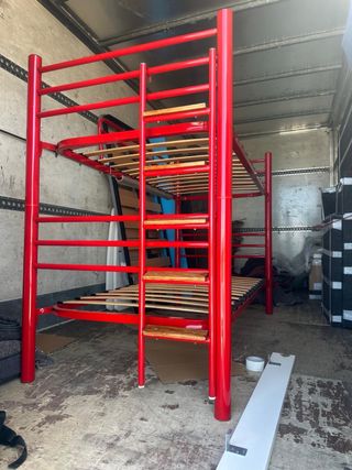 Litera metálica roja con somieres