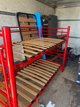 Litera metálica roja con somieres