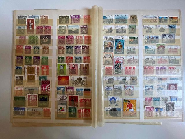 Lote variado de sellos.