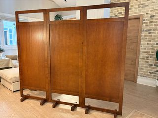 Biombo separador de ambientes madera