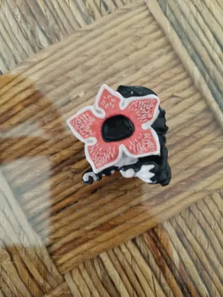 Figura Demogorgon Stranger Things Kinder Joy