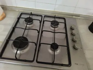 Horno eléctrico y encimera de gas Suelto también.