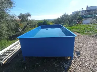 Piscina metálica azul